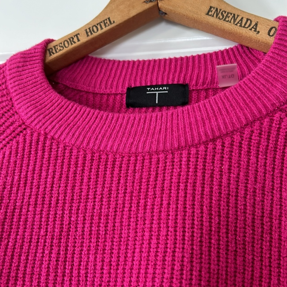 Tahari Electric Pink Ribbed Crew Neck Sweater Size XL Viscose Polyester Nylon